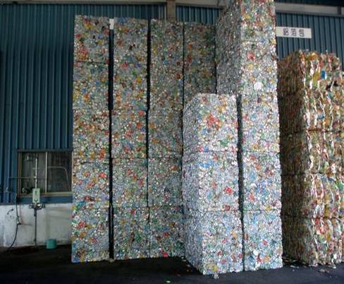 Брикеты из алюминиевых банок 